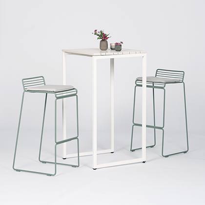 420x420_Stehtischbruecke_weiß-hellgrau-60x60_Barhocker_HAY-Hee-army-grün_Sitzauflage_Deko.png