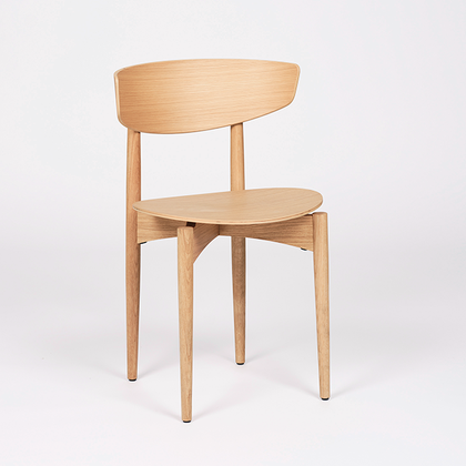 640x640_Stuhl_FERM-LIVING_Herman-Chair_eiche_45.png