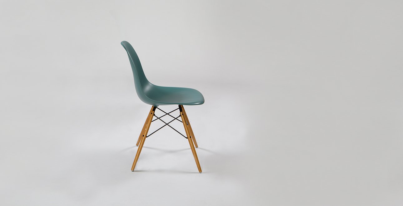 vitra Eames DSW Stuhl hell ocean TITEL