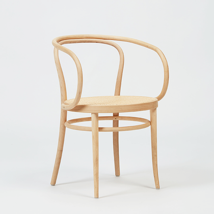 660x660_Stuhl_THONET_209_Bugholzarmlehnenstuhl_Esche_hell_45.png