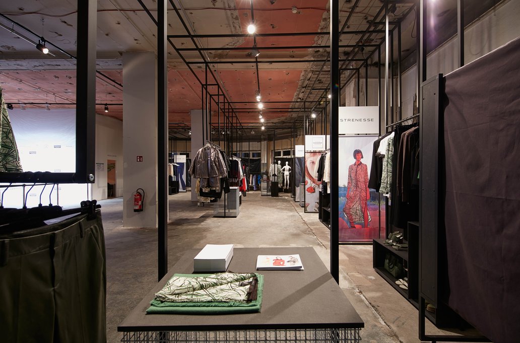 Pop Up Store MBFW 03